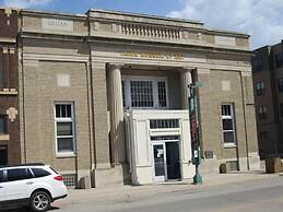 Hampton Inn & Suites Minot Airport