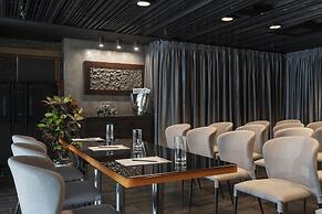 11 Mirrors Design Hotel