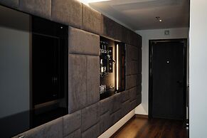 11 Mirrors Design Hotel