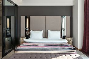 11 Mirrors Design Hotel