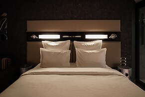 11 Mirrors Design Hotel