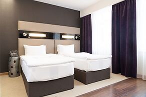 11 Mirrors Design Hotel