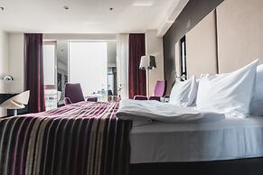 11 Mirrors Design Hotel