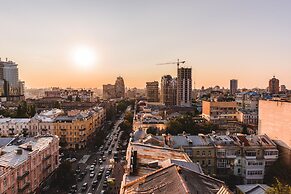 11 Mirrors Design Hotel