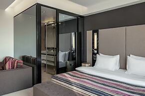 11 Mirrors Design Hotel