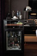 11 Mirrors Design Hotel