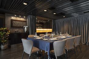 11 Mirrors Design Hotel