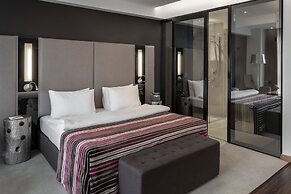 11 Mirrors Design Hotel