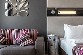 11 Mirrors Design Hotel