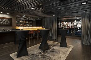 11 Mirrors Design Hotel