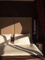 11 Mirrors Design Hotel