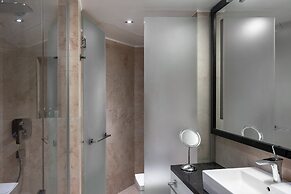 11 Mirrors Design Hotel