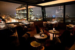 11 Mirrors Design Hotel