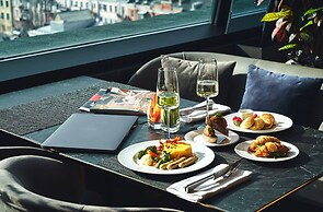 11 Mirrors Design Hotel