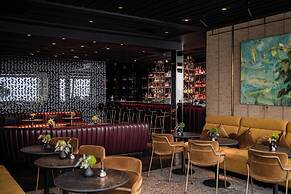 11 Mirrors Design Hotel