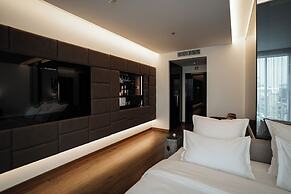 11 Mirrors Design Hotel