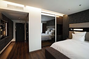 11 Mirrors Design Hotel