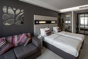 11 Mirrors Design Hotel