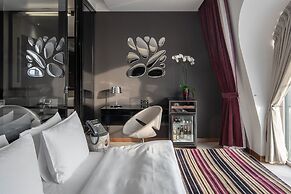 11 Mirrors Design Hotel