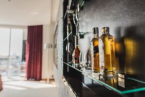 11 Mirrors Design Hotel