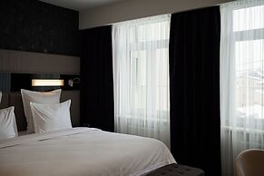 11 Mirrors Design Hotel