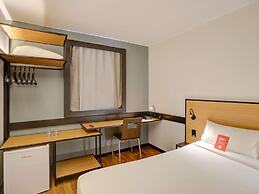 ibis Vitoria Praia de Camburi