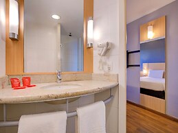 ibis Vitoria Praia de Camburi