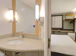 ibis Vitoria Praia de Camburi