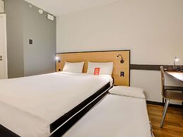 ibis Vitoria Praia de Camburi