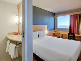 ibis Vitoria Praia de Camburi