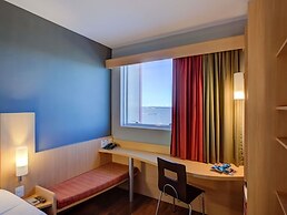 ibis Vitoria Praia de Camburi