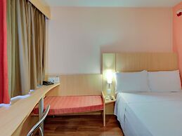 ibis Vitoria Praia de Camburi