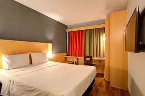 ibis Vitoria Praia de Camburi