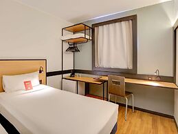 ibis Vitoria Praia de Camburi