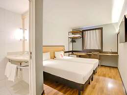 ibis Vitoria Praia de Camburi