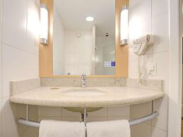 ibis Vitoria Praia de Camburi