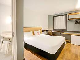 ibis Vitoria Praia de Camburi