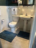 Vinehurst Inn And Suites