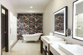 Hotel Tonnelle New Orleans, A Tribute Portfolio Hotel By Marriott