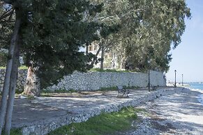 George House Apartments & Villa