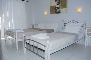 George House Apartments & Villa