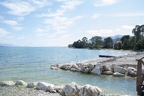 George House Apartments & Villa