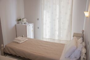 George House Apartments & Villa