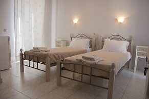 George House Apartments & Villa