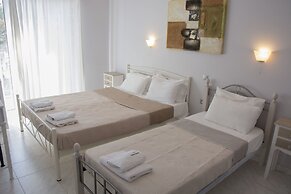 George House Apartments & Villa