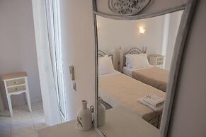 George House Apartments & Villa