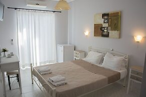 George House Apartments & Villa