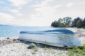 George House Apartments & Villa