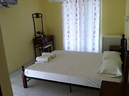 George House Apartments & Villa