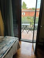 Aurelia Garden Gold Bed & Breakfast